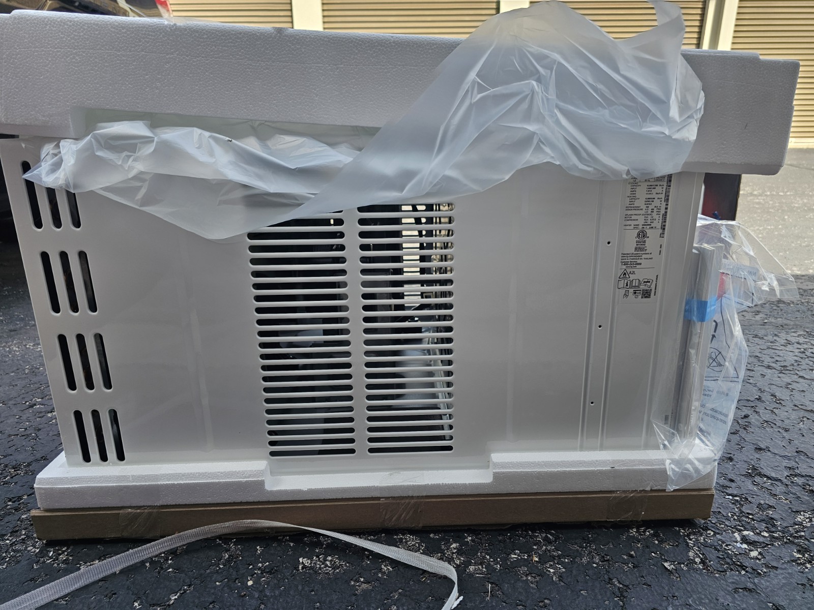 LG New 18,000 BTU 1000 sq ft Window Air Conditioner with 12,000 BTU Heat, White,