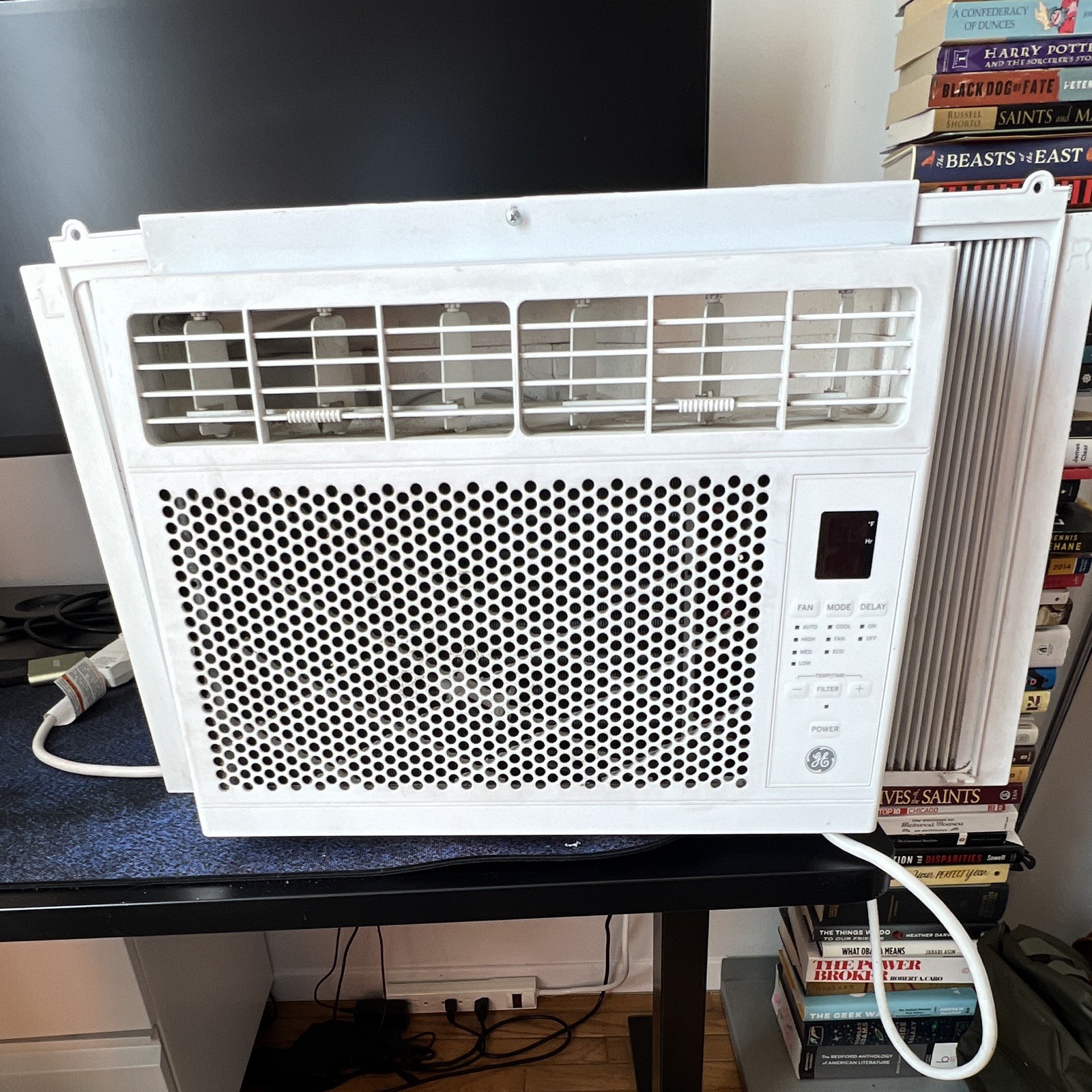 GE 6000 BTU 120V Window AC White Digital Controls, Timer, Fan Only AHP05LZQ2