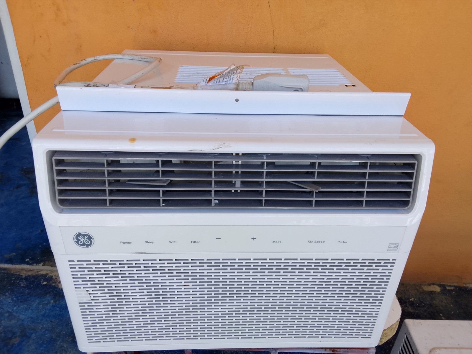 GE Window Air Conditioner WiFi Sleep Mode Turbo Mode White