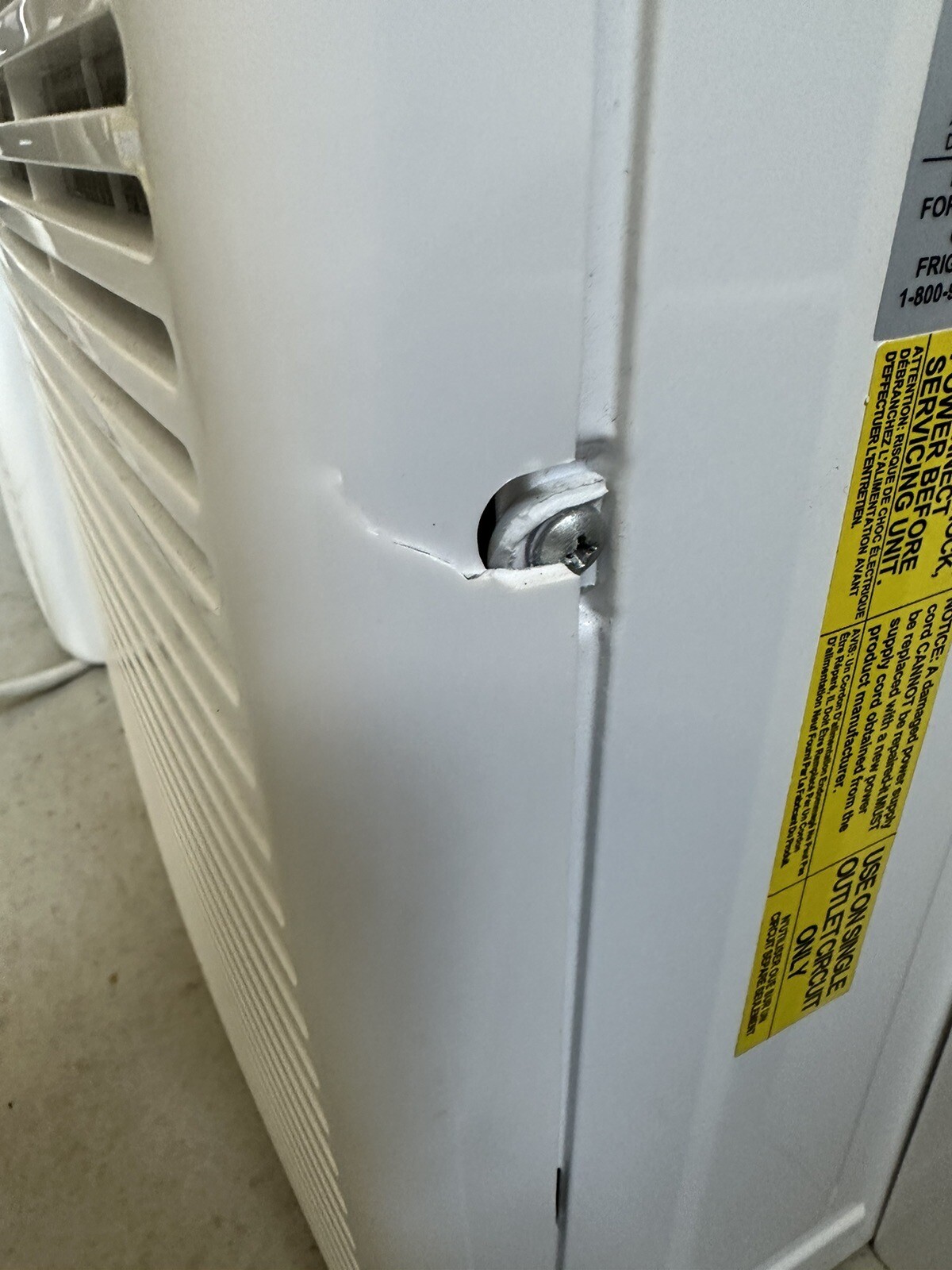 Frigidaire FFRS1022RE 10000 BTU Window Air Conditioner White. 1 Remaining