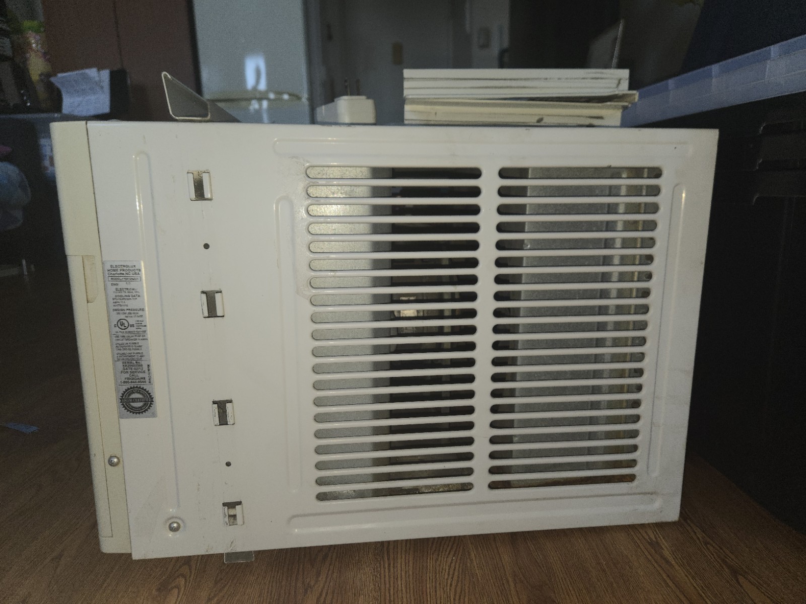 Frigidaire FRA124ZU1 12,000 BTU 115V Window AC White Remote, Timer Sleep