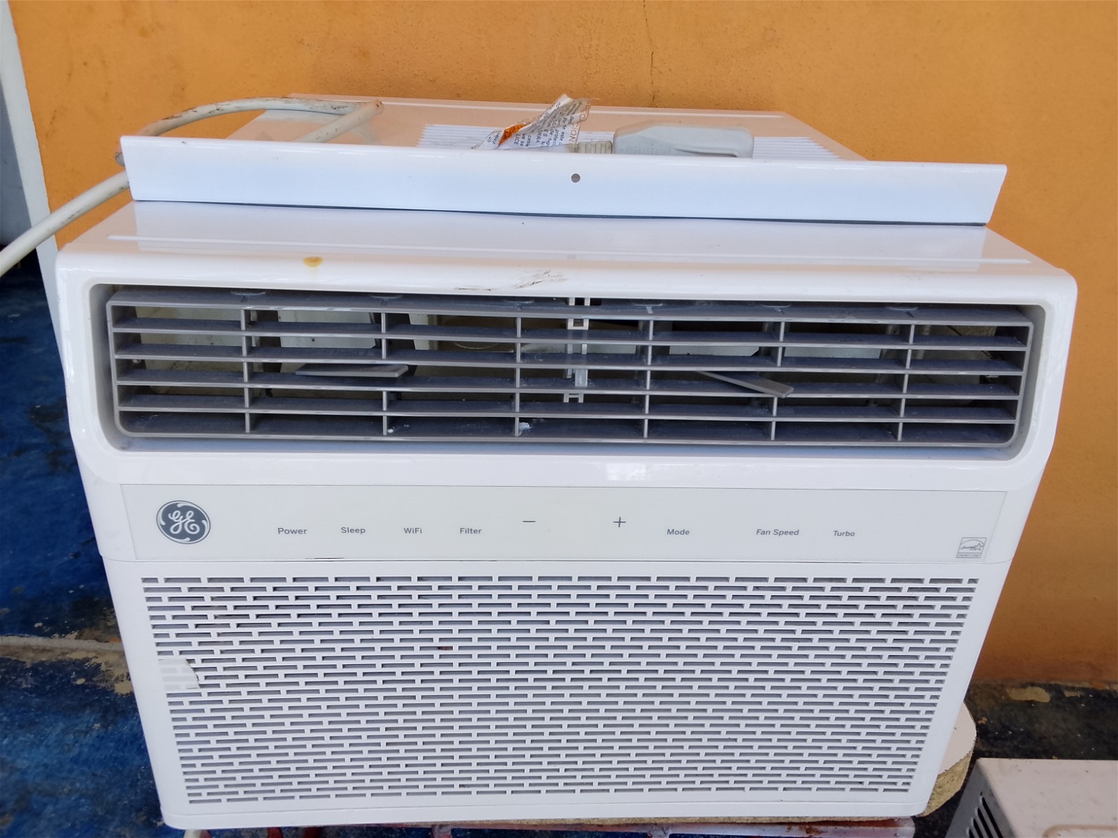 GE Window Air Conditioner WiFi Sleep Mode Turbo Mode White