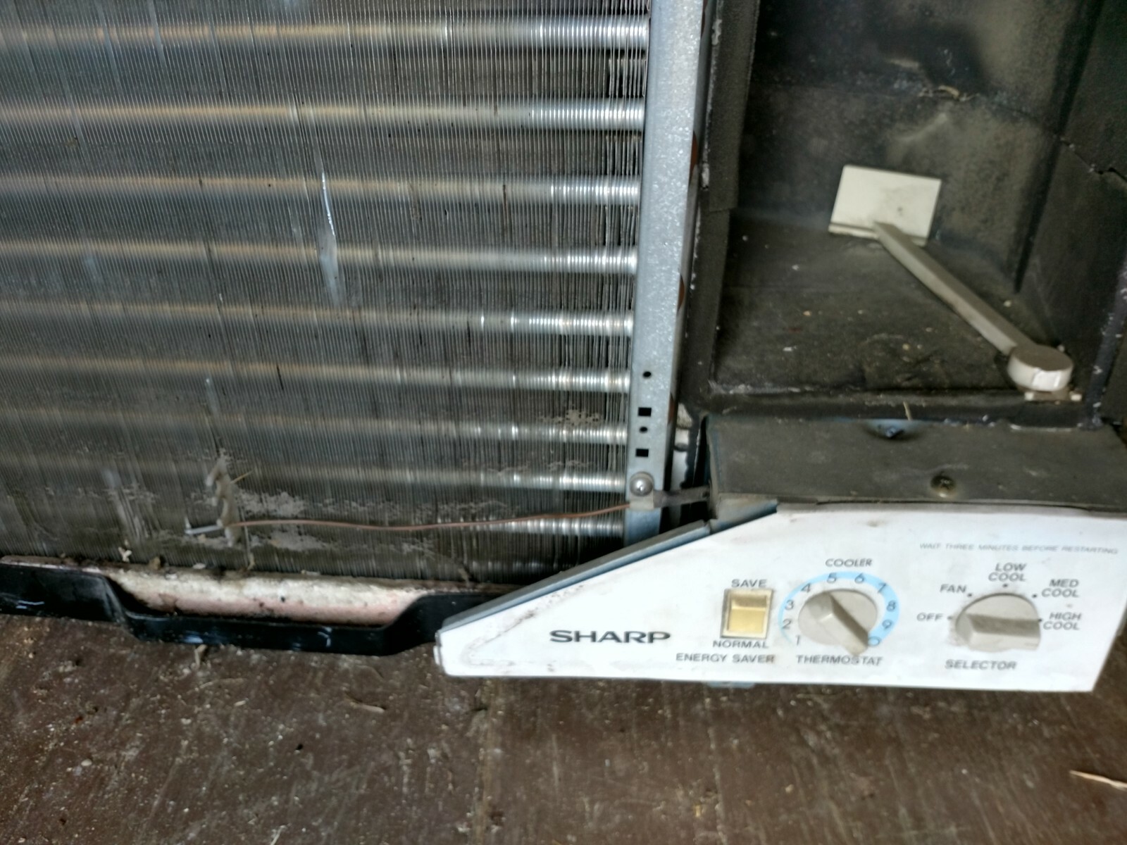 Sharp Window Air Conditioner 208 volts; 17″ high; 28″ deep; 26″ long; works