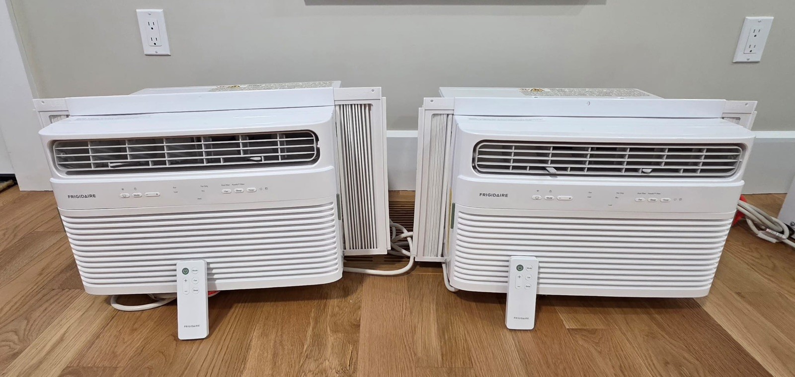 Frigidaire White Window Air Conditioner 8,000 BTU Remote Timer