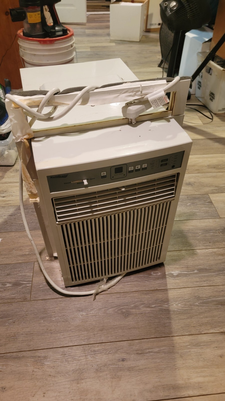 Koldfront Air Conditioner 8000 BTU 115V Casement CAC 8000W