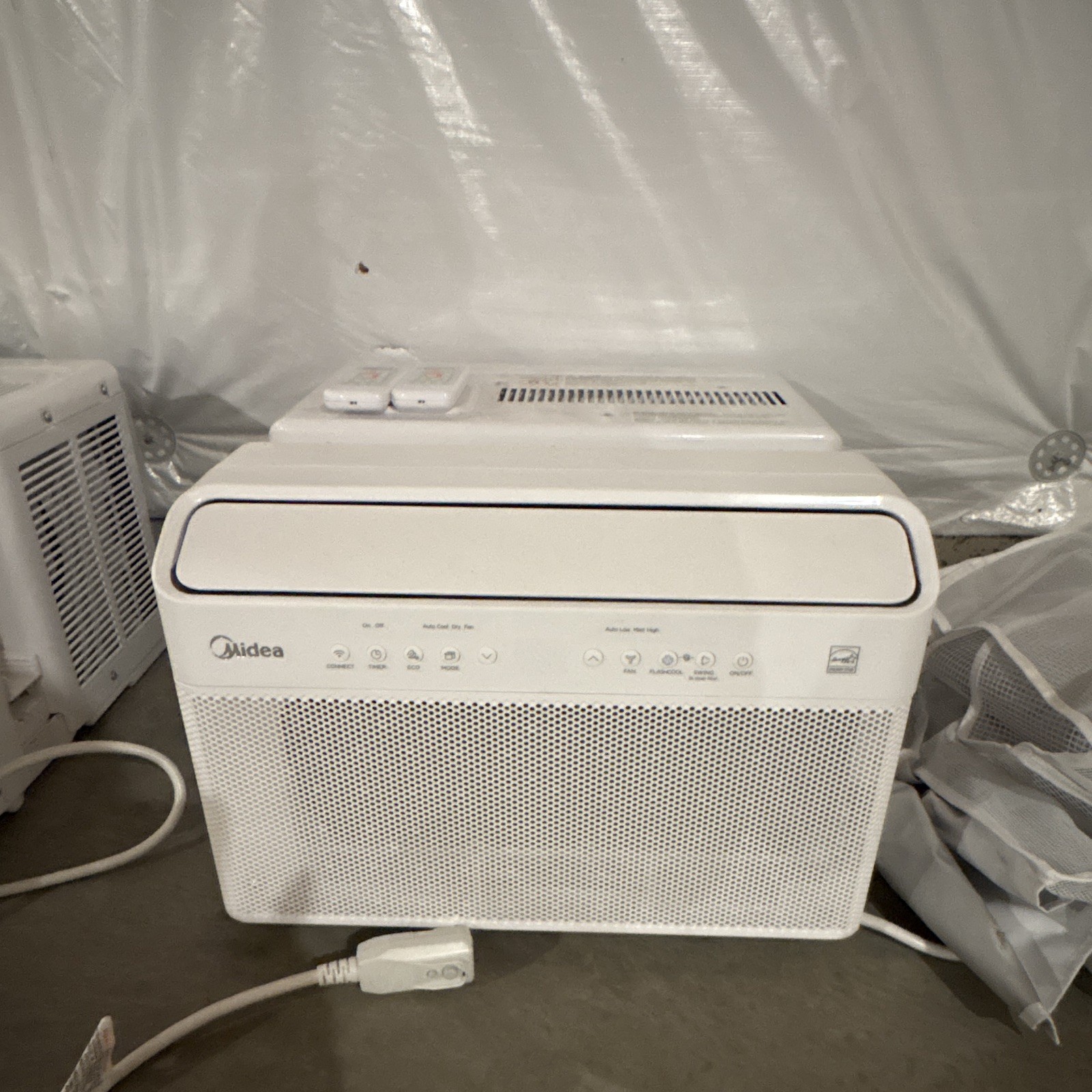 Midea 12000 BTU Window Air Conditioner White w/ Remote Control Wi-Fi MAW12AV1QWT