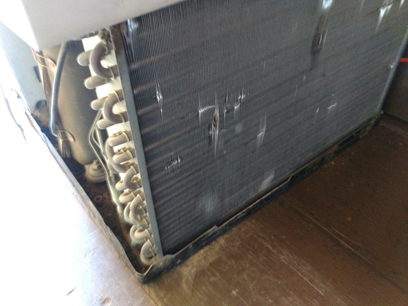Sharp Window Air Conditioner 208 volts; 17″ high; 28″ deep; 26″ long; works
