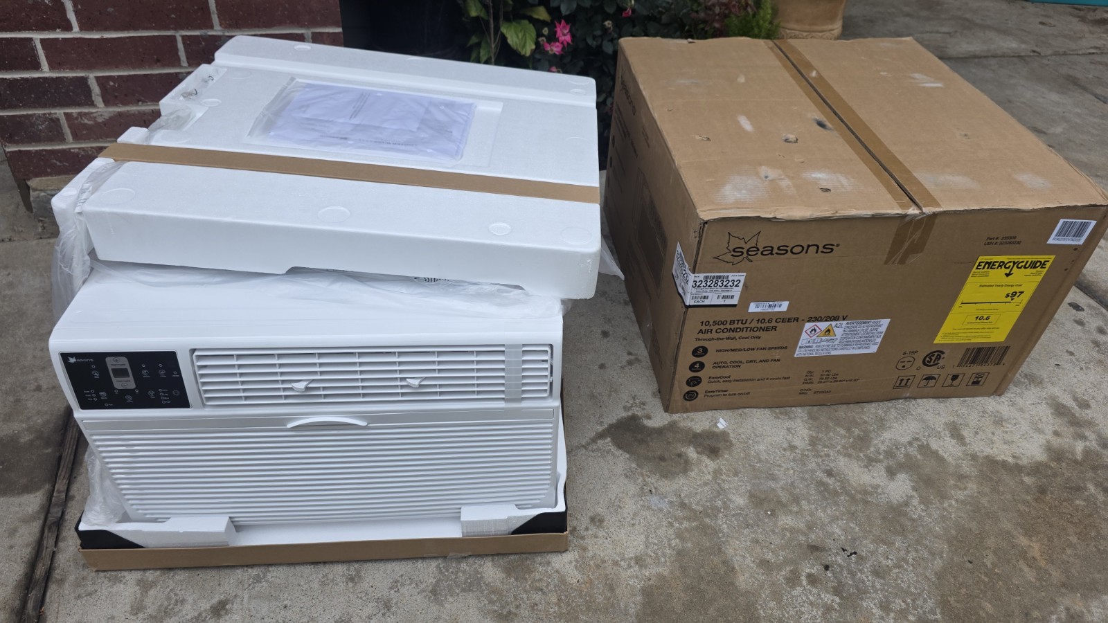 10K BTU 230/208-Volt Through the Wall Unit Air Conditioner Energy Star & Sleeve