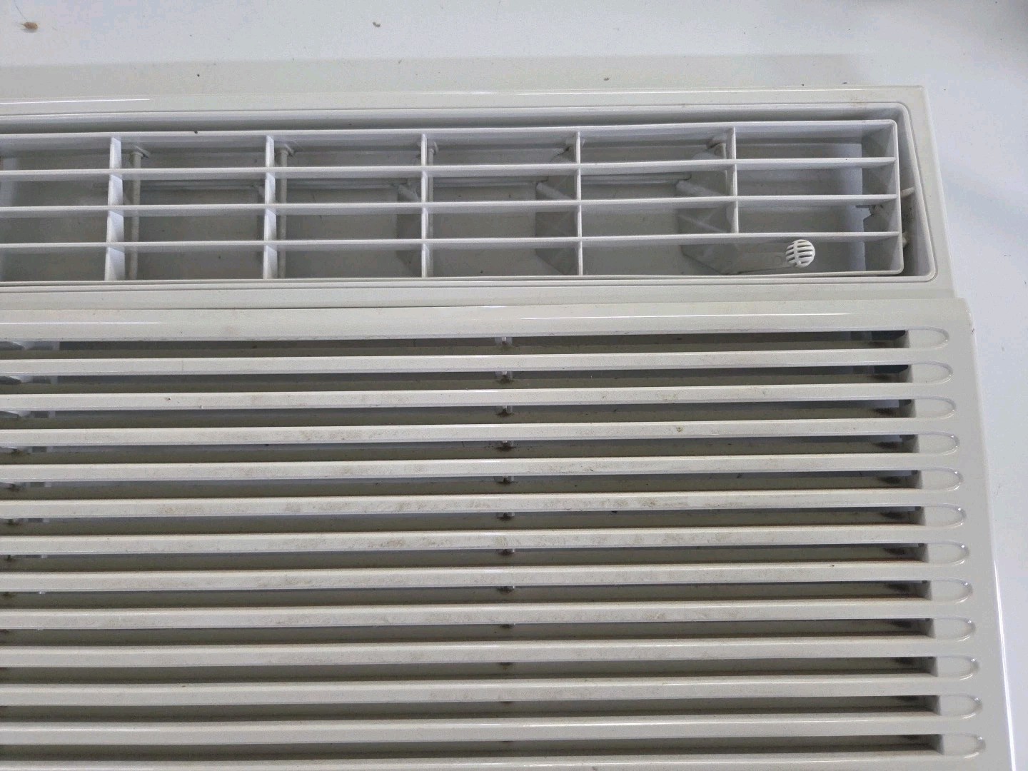 GE AC Front Panel WJ71X21265 Air Conditioner Model AEH12AXH1