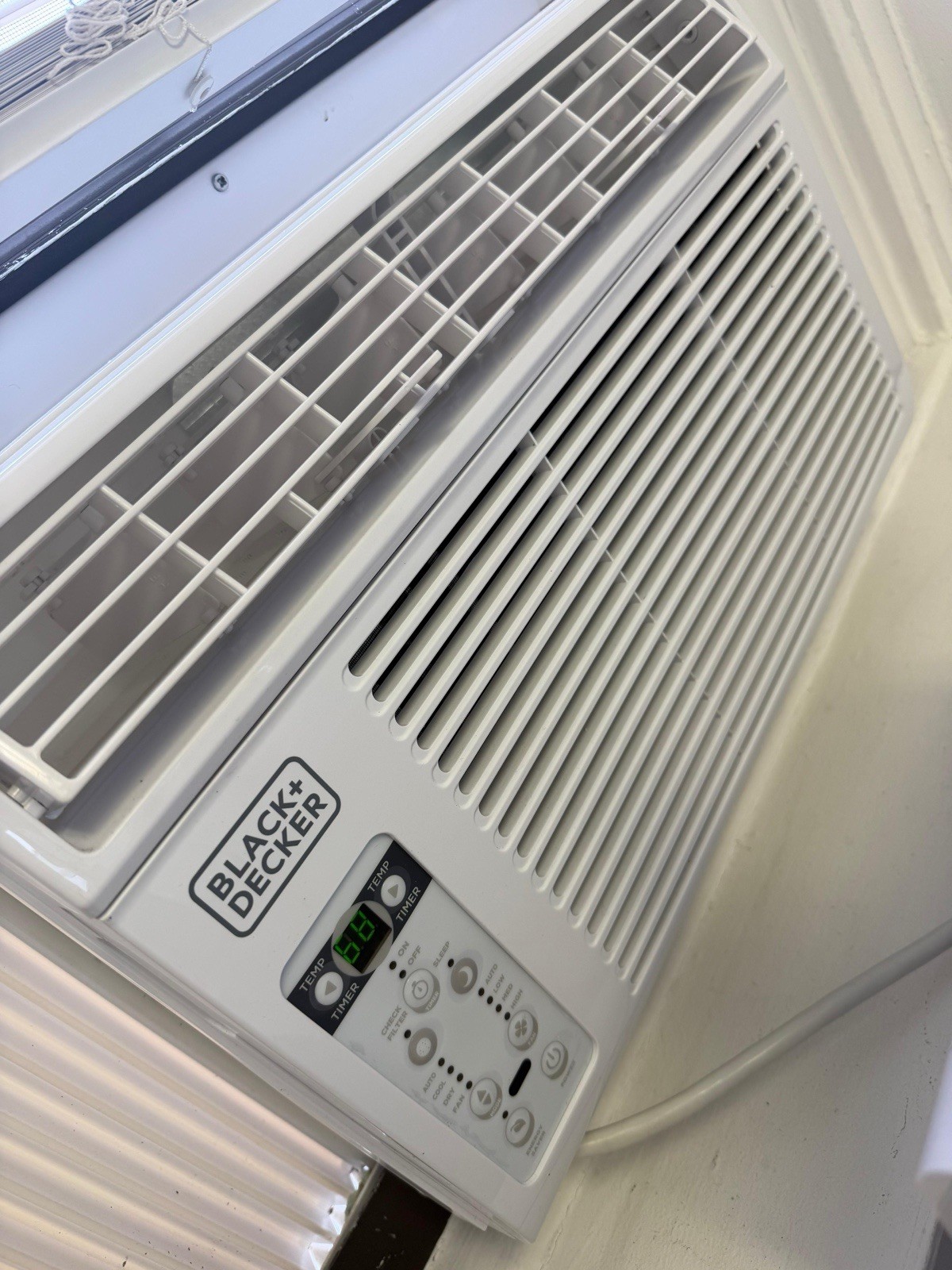 BLACK+DECKER 8000 BTU Window AC 115V White Digital Timer Sleep Mode