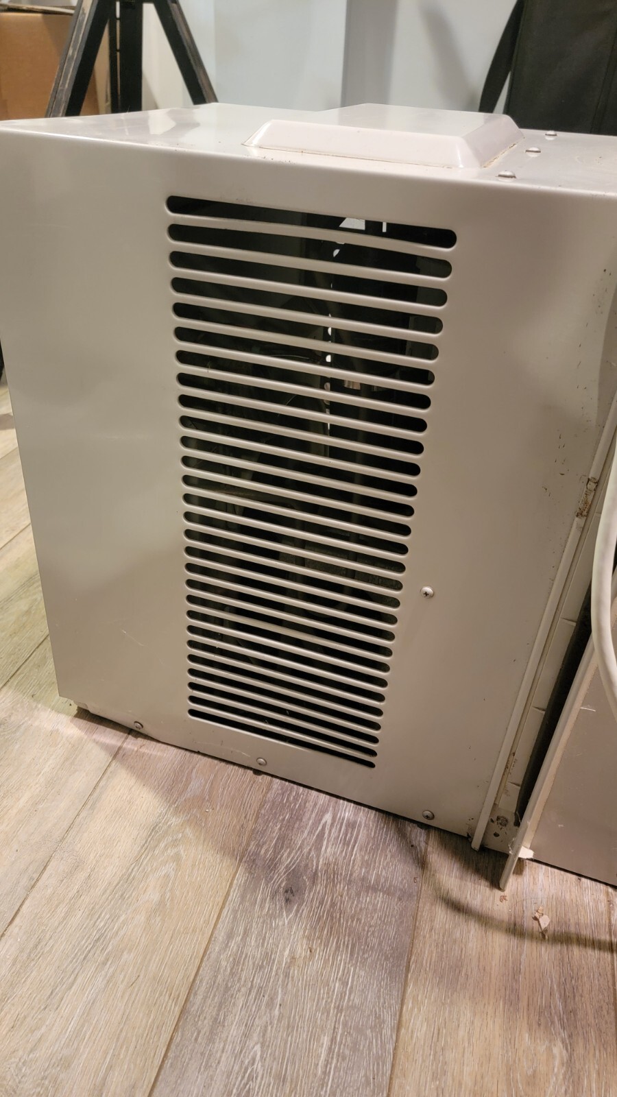 Koldfront Air Conditioner 8000 BTU 115V Casement CAC 8000W
