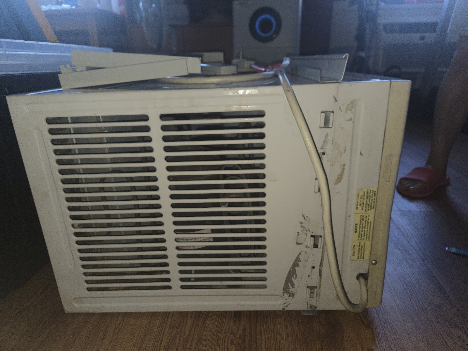 Frigidaire FRA124ZU1 12,000 BTU 115V Window AC White Remote, Timer Sleep