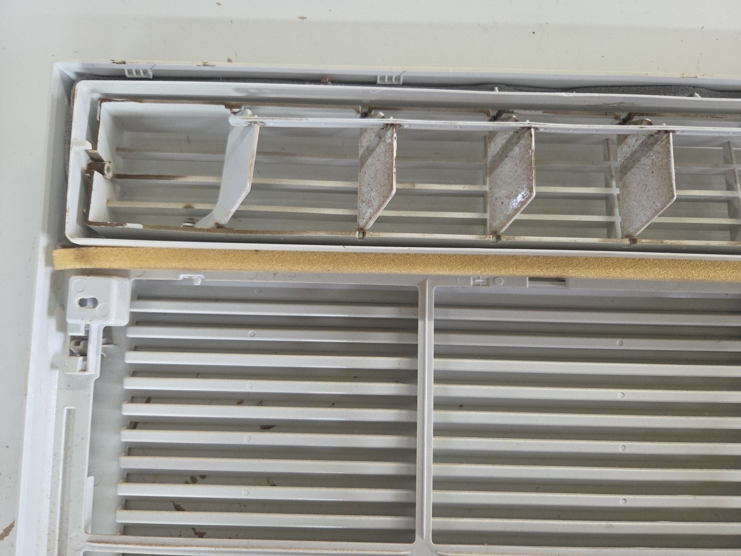 GE AC Front Panel WJ71X21265 Air Conditioner Model AEH12AXH1