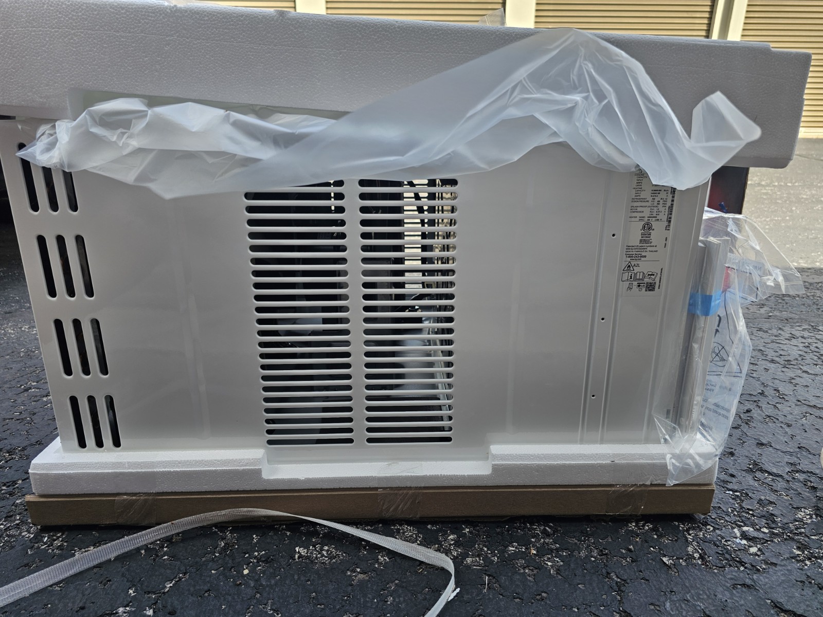 LG New 18,000 BTU 1000 sq ft Window Air Conditioner with 12,000 BTU Heat, White,
