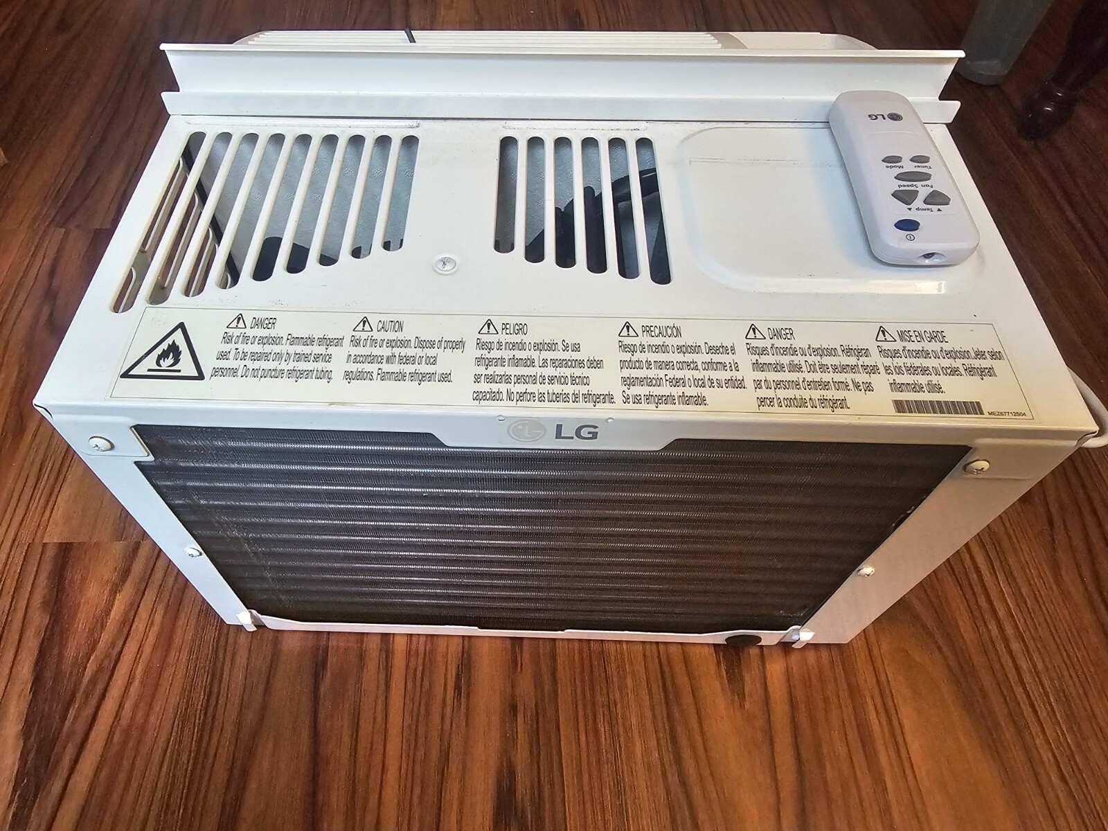 LG LW6017R 6000 BTU Remote Control Operated Window Air Conditioner Used