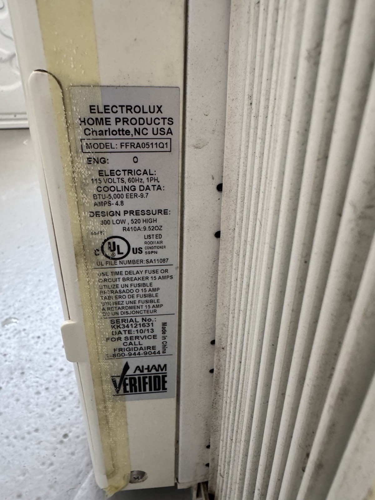 Frigidaire FRA054XT7 5,000 BTU Window-Mounted Air Conditioner (White)