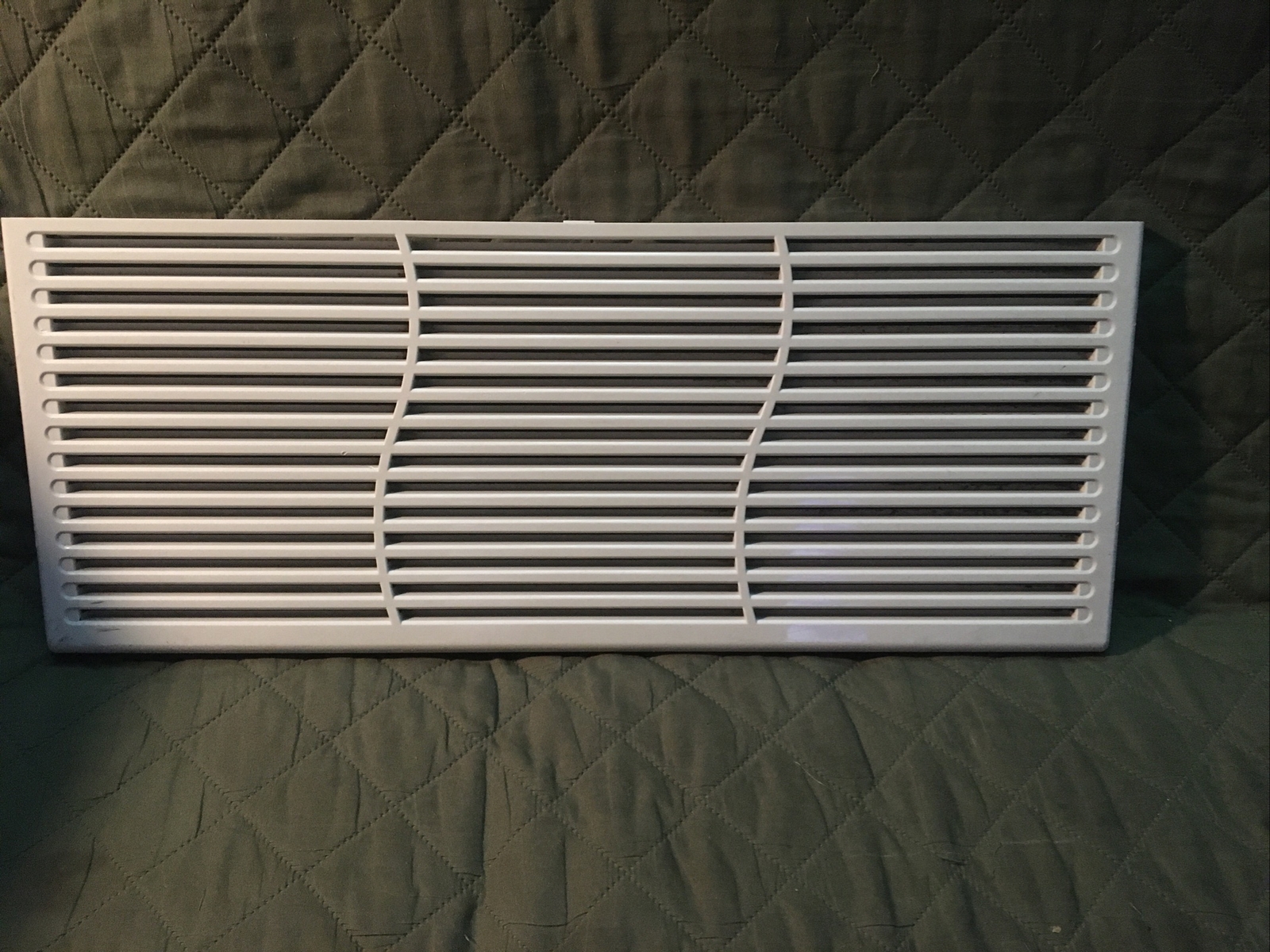 GE ac model AEL08LSL1 Front Panel air inlet grille 528x209mm