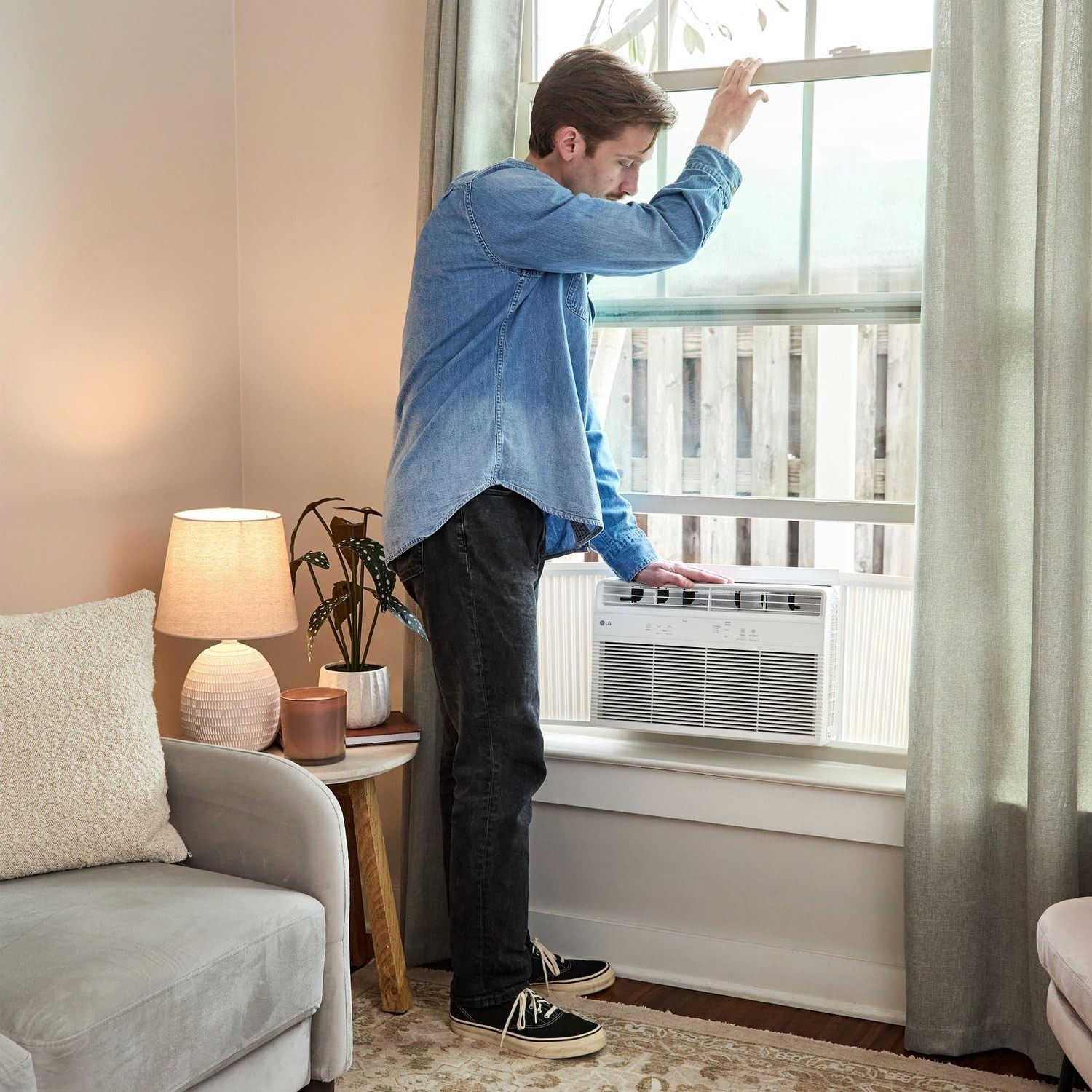 LG LW1025R 10,000 BTU Window Air Conditioner w/ Remote Cools 450 Sq Ft