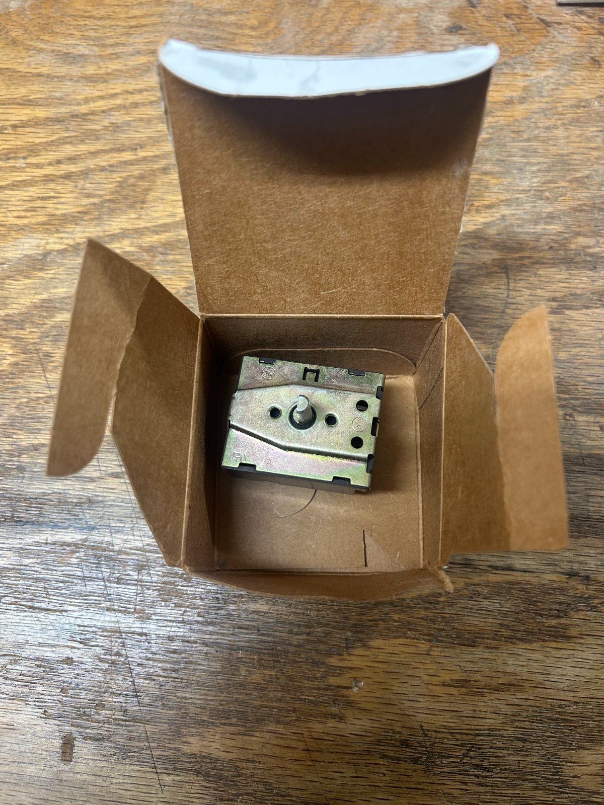 60441606 IS A OEM FRIEDRICH A/C THERMOSTAT