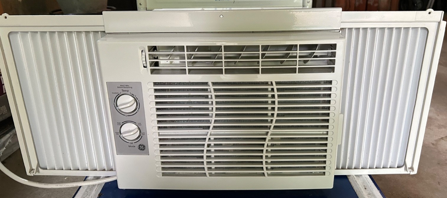 GE Window Air Conditioner BTU 5050 Model: AEL05LVQ1 : LOCAL PICKUP ONLY