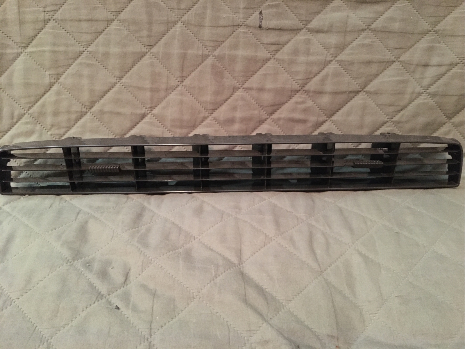 Frigidaire FFRE1033U1 front air grille louver and air lever 19.68x 2.04x 2.16 in