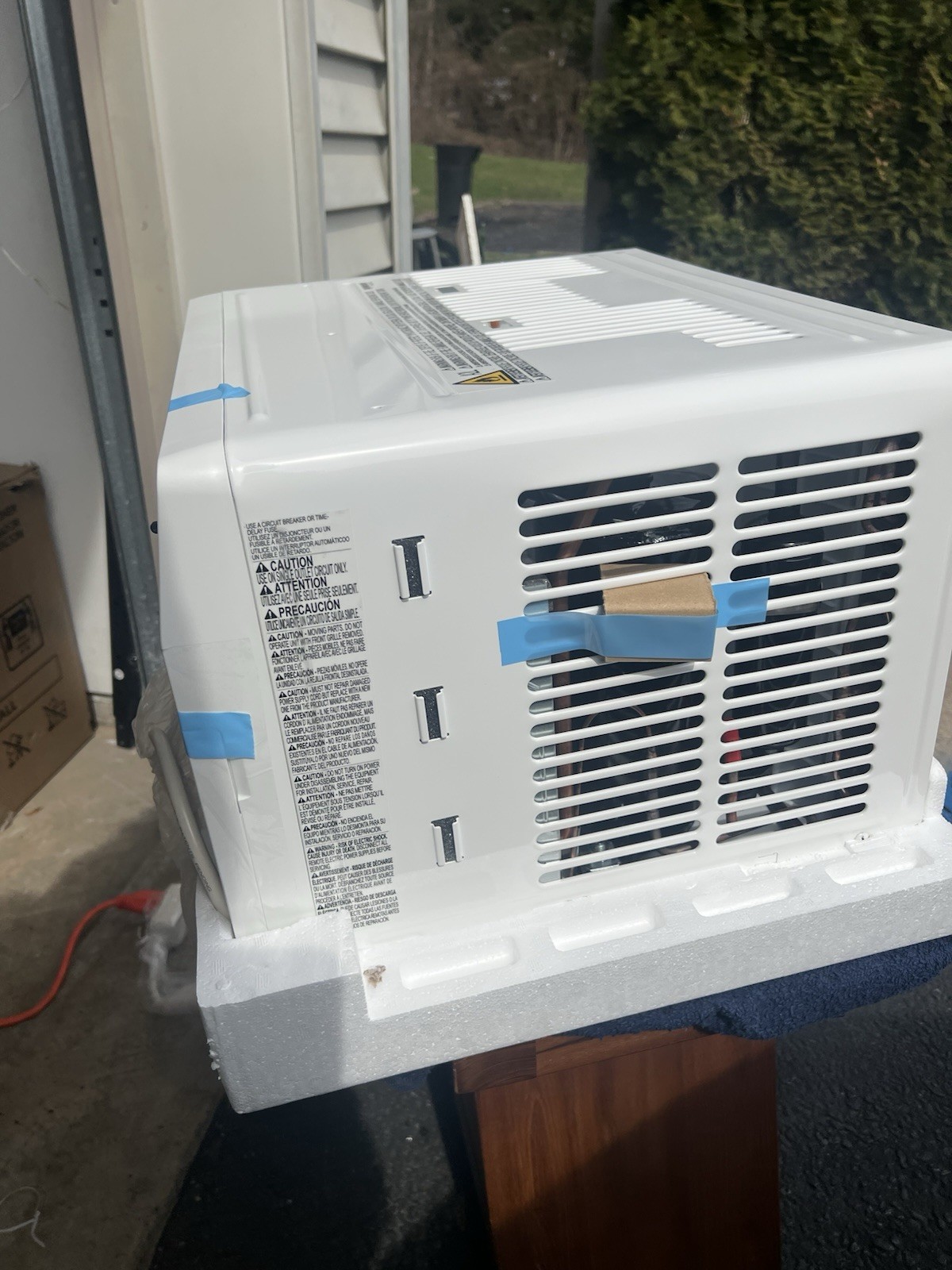 LG 8,000 BTU Window Air Conditioner White Wi-Fi Remote Control 350 sq ft