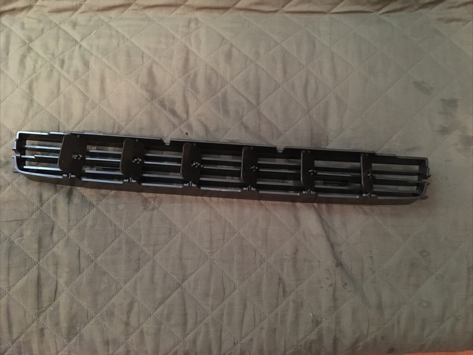 Frigidaire FFRE1033U1 front air grille louver and air lever 19.68x 2.04x 2.16 in