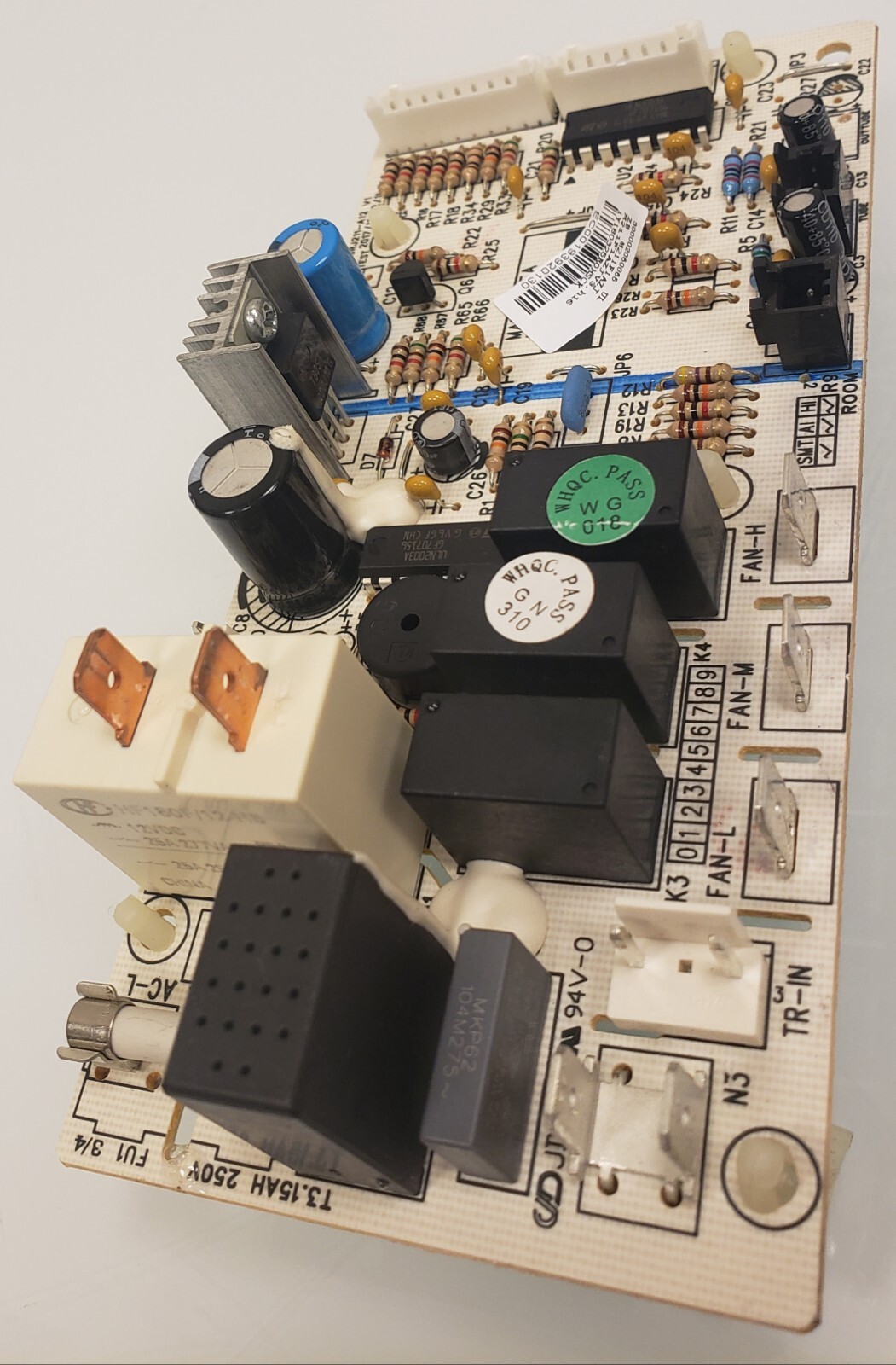 FFRE1033U1 M211F1AZJ GRJ211-A12 Electrolux Wall Unit Air Condition Control Board