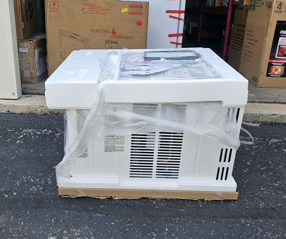 LG New 18,000 BTU 1000 sq ft Window Air Conditioner with 12,000 BTU Heat, White,