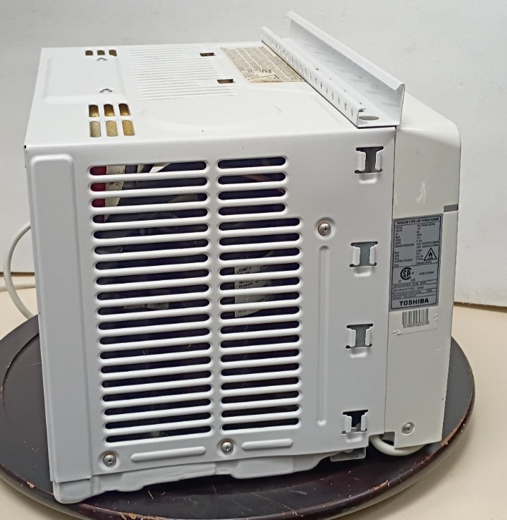 Toshiba 6,000 BTU 115V Window Air Conditioner 250 sq ft w/ Remote RAC-WK0612CRRU