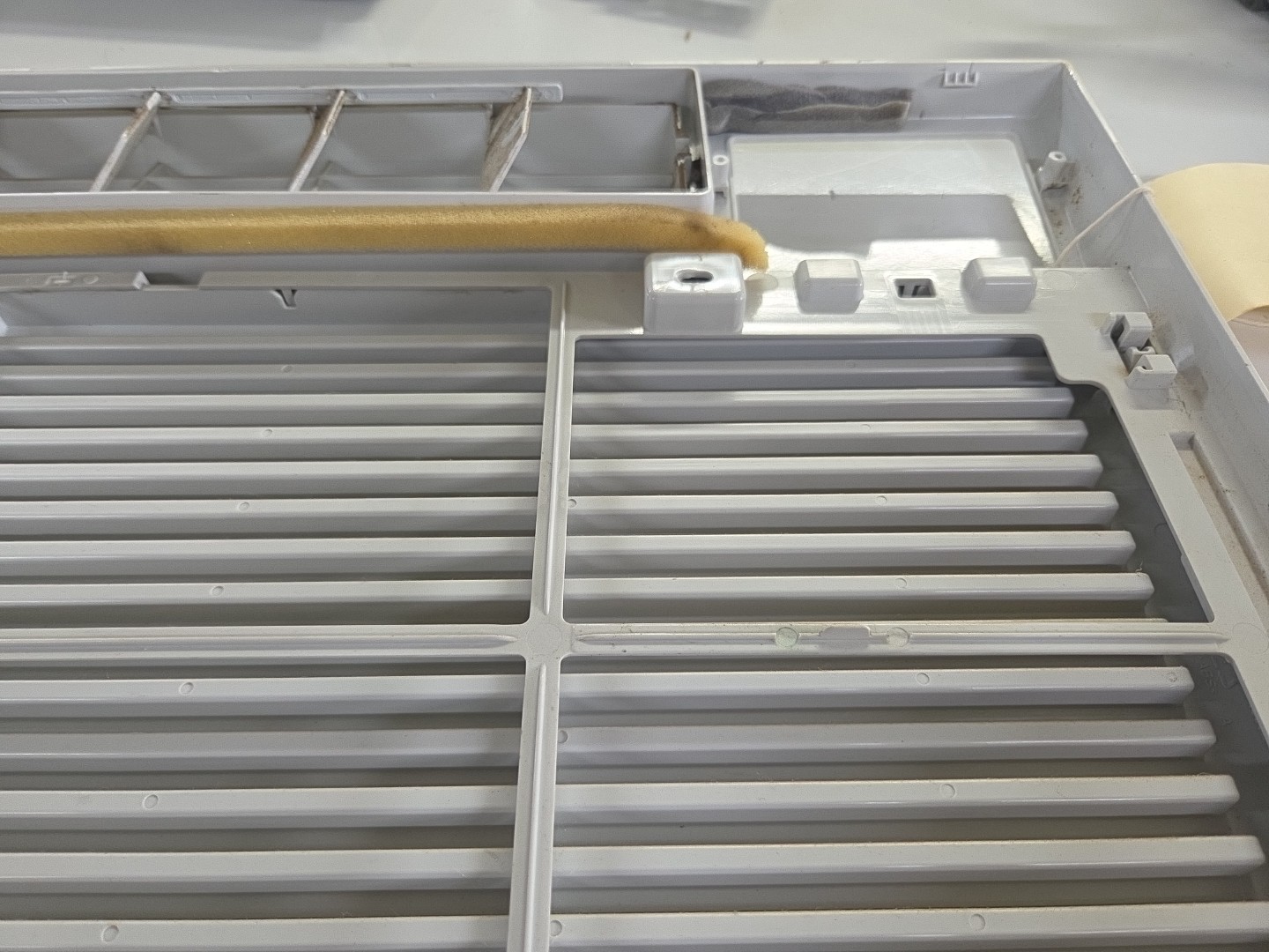 GE AC Front Panel WJ71X21265 Air Conditioner Model AEH12AXH1