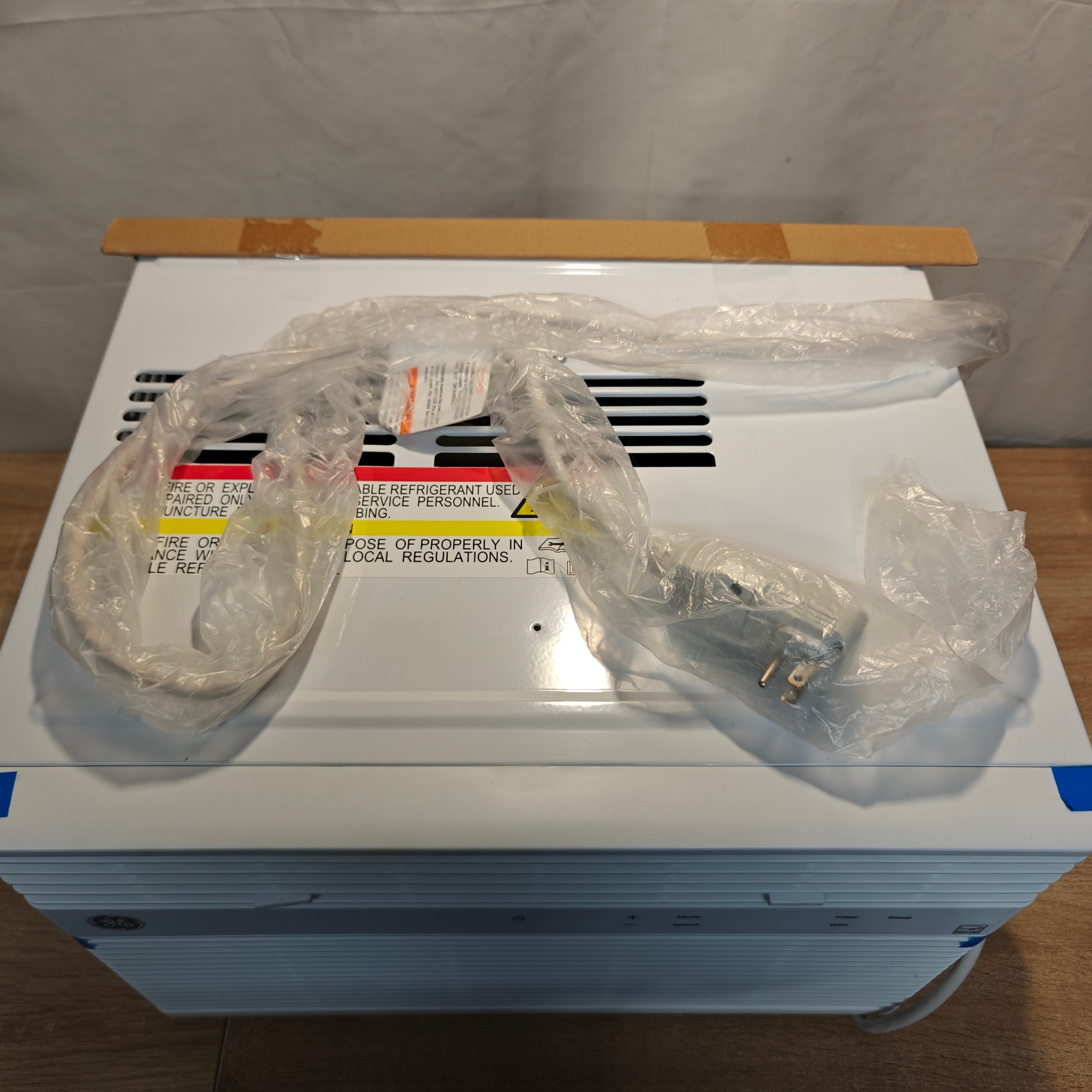 GE AHEK08ACW1 8000 Btu Smart Window Air Conditioner Open Box Brand New