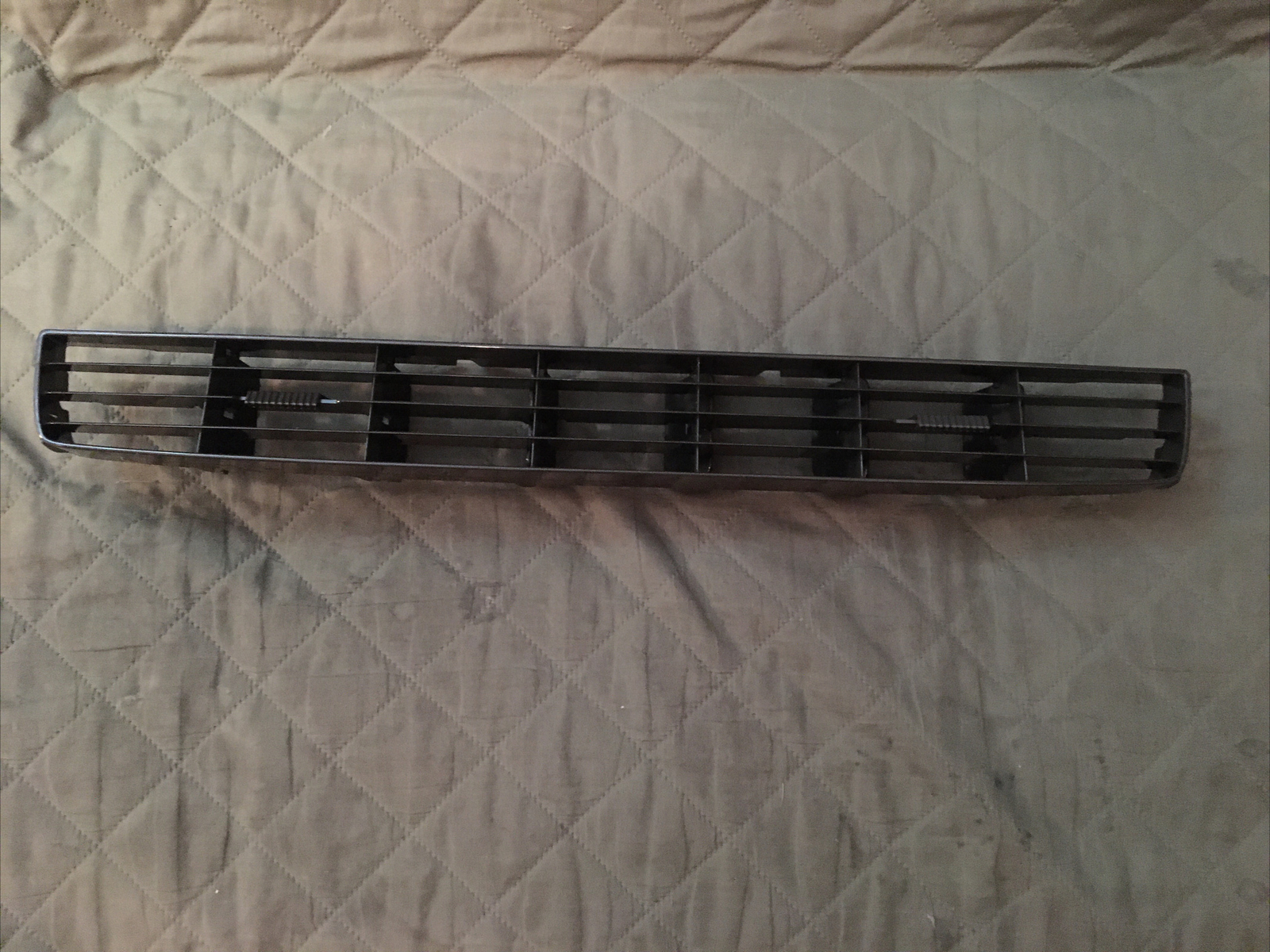 Frigidaire FFRE1033U1 front air grille louver and air lever 19.68x 2.04x 2.16 in