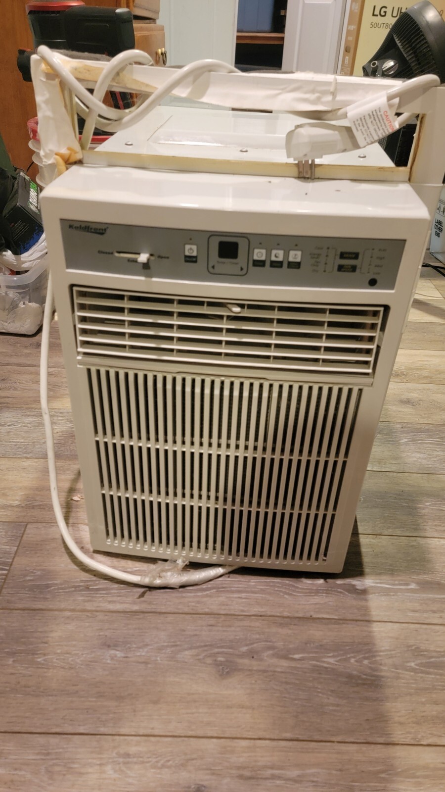Koldfront Air Conditioner 8000 BTU 115V Casement CAC 8000W