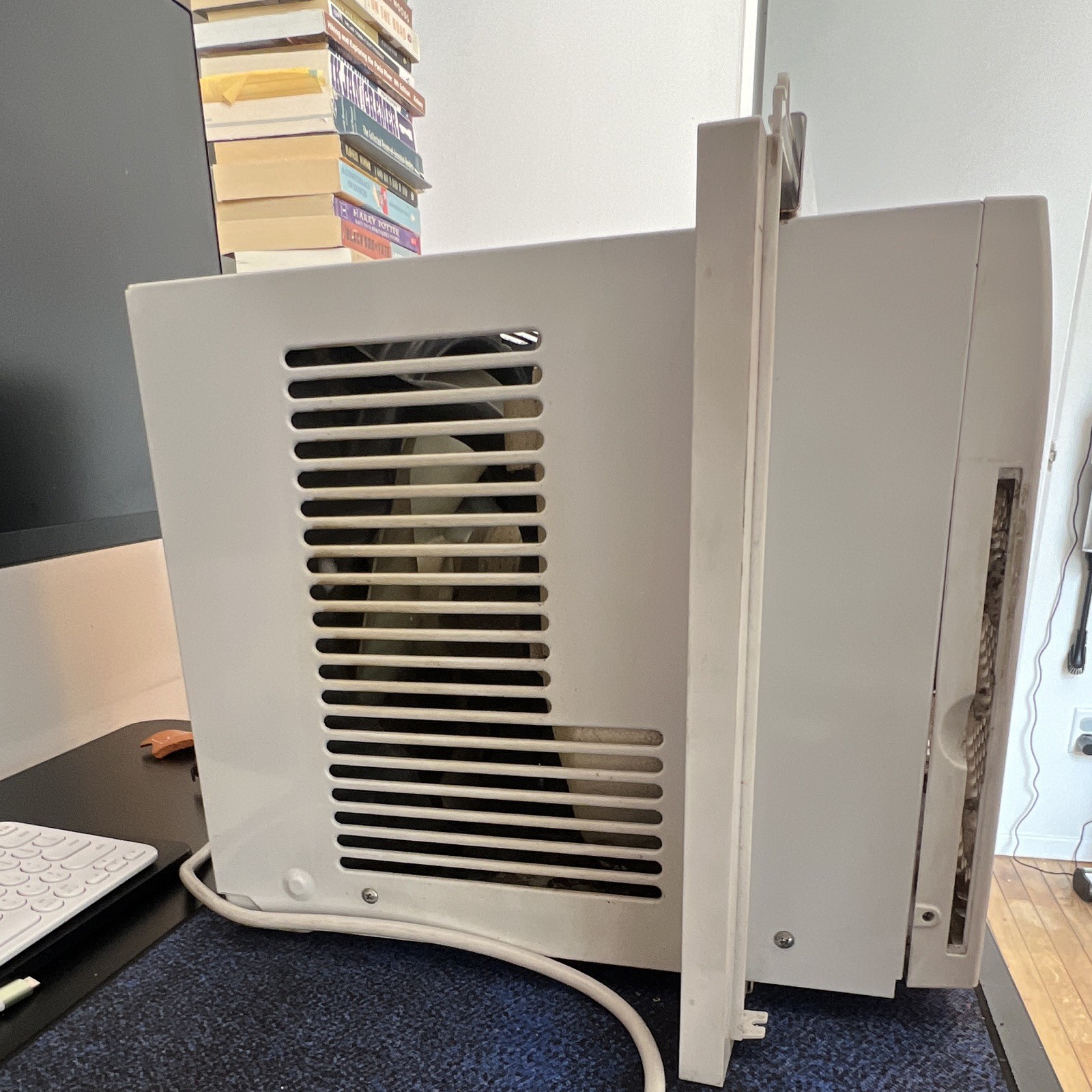GE 6000 BTU 120V Window AC White Digital Controls, Timer, Fan Only AHP05LZQ2