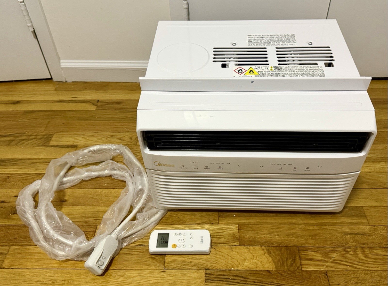 Midea MAW08S1JWT-B 8000 BTU Smart WiFi Window AC 115V White w/ Remote