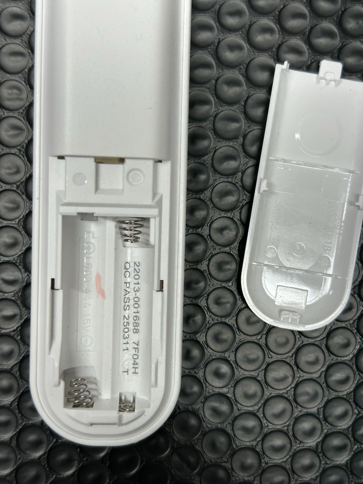 ROVSUN Air Conditioner Remote Control 22013-001688 7F04H White Tested