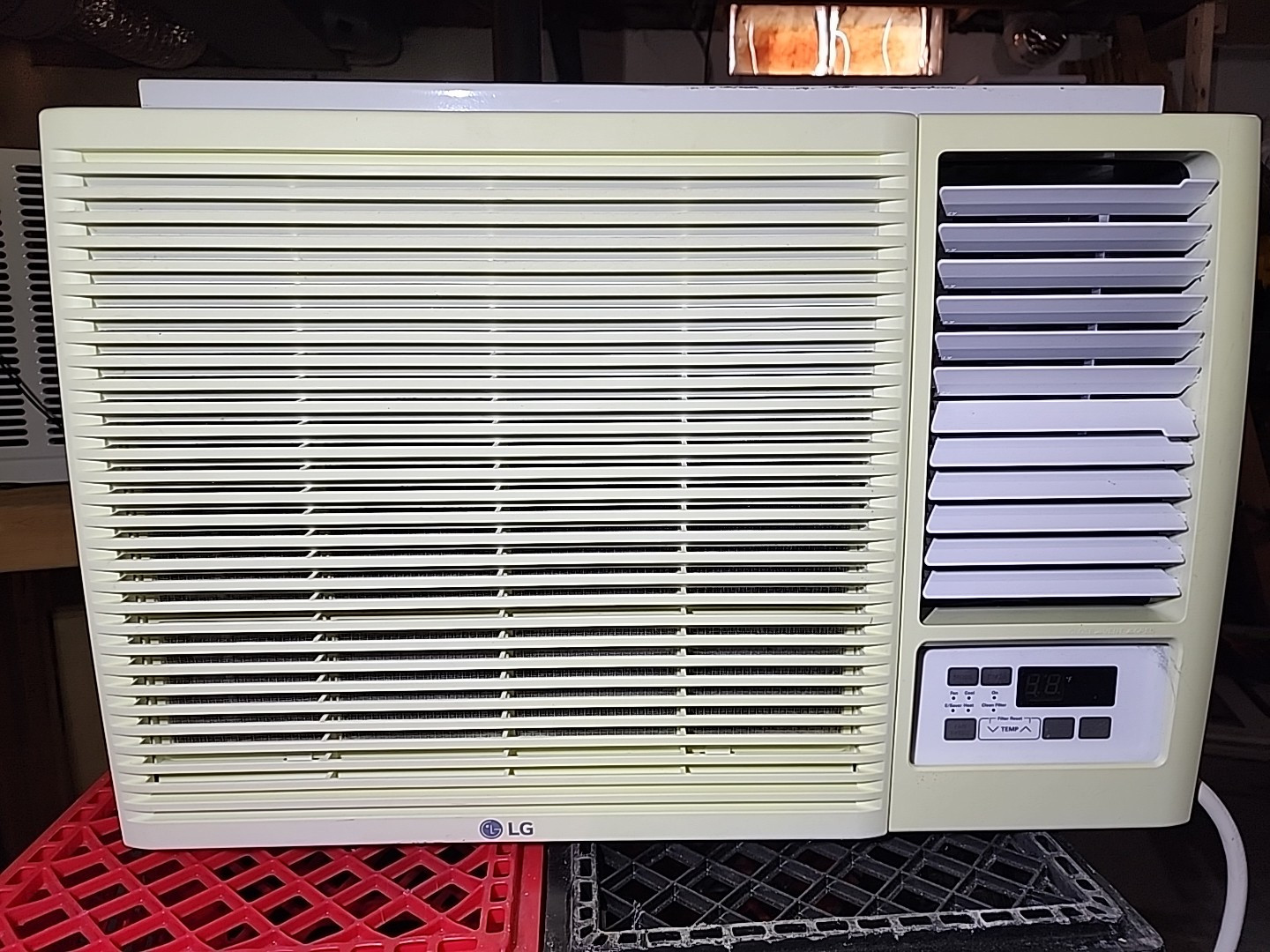 LG LW1816HR 18000 BTU Window Air Conditioner 18,000 BTU Cool 12,000 BTU Heat
