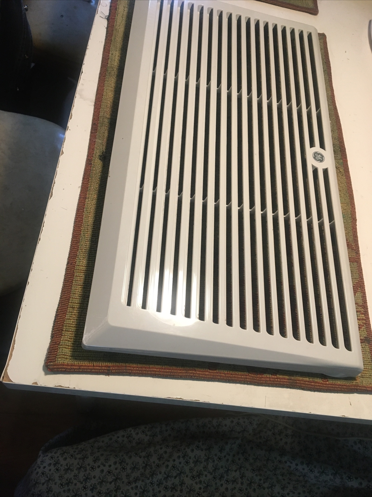 GE ac model: AEM12ASL1 Front Panel Air Grille Parts 19.09x 9.88 in