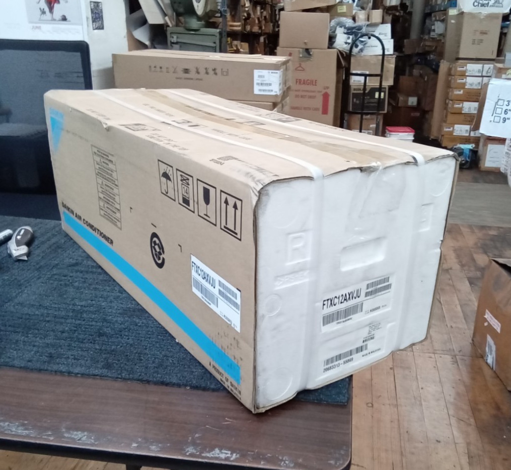 Daikin Air Conditioner 12,000 BTU 208/230V 1 Ph 60 Hz Mini Split Heat Pump New