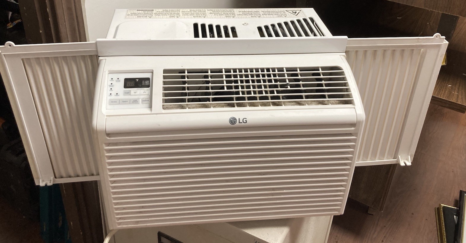 LG 6,000 BTU Window Air Conditioner, 115V, Cools 250 Sq.Ft. for Bedroom, Den,…