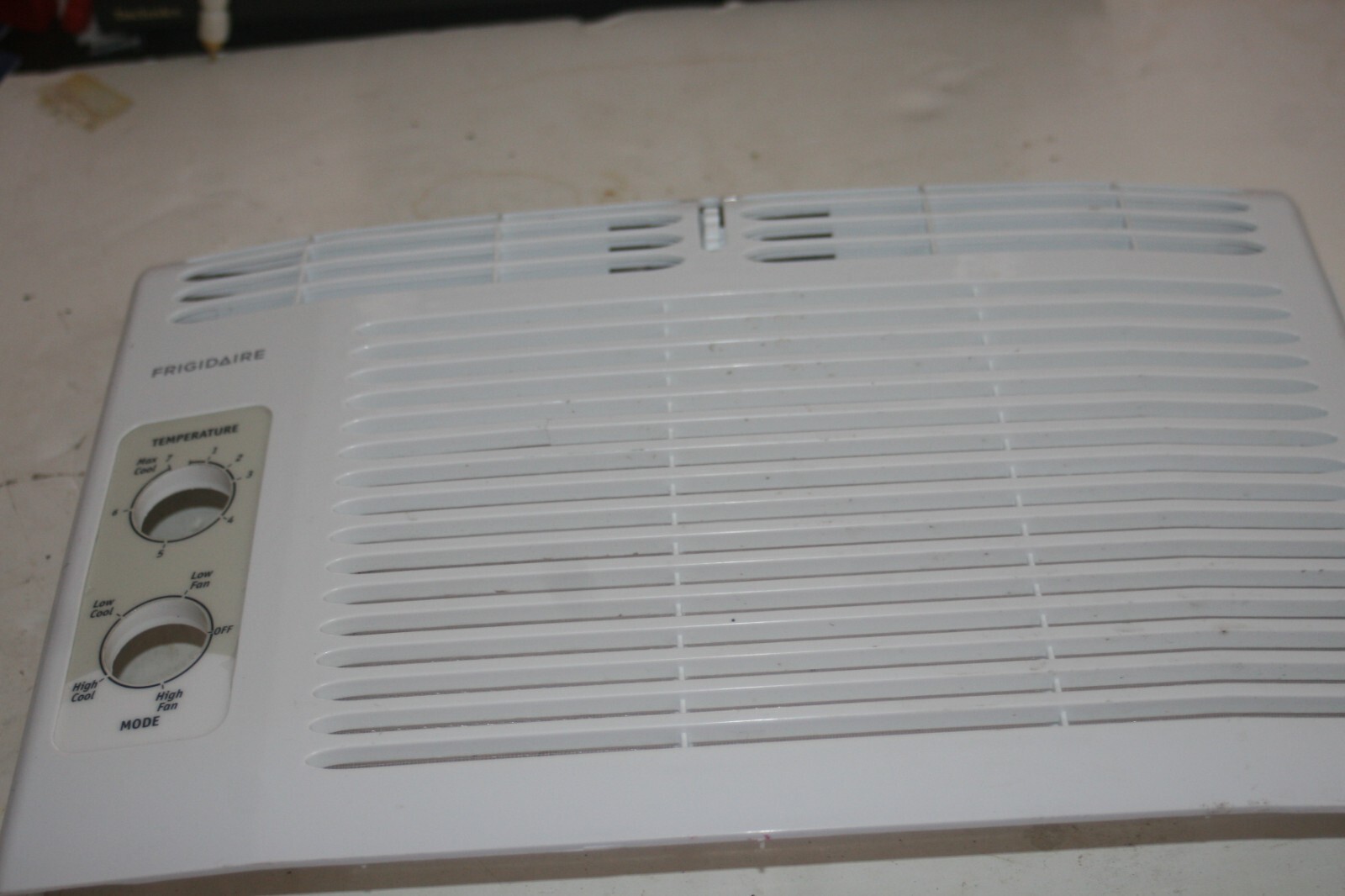 FRIGIDAIRE Air Conditioner Front Panel Frame 18 in by 16 in with Filter