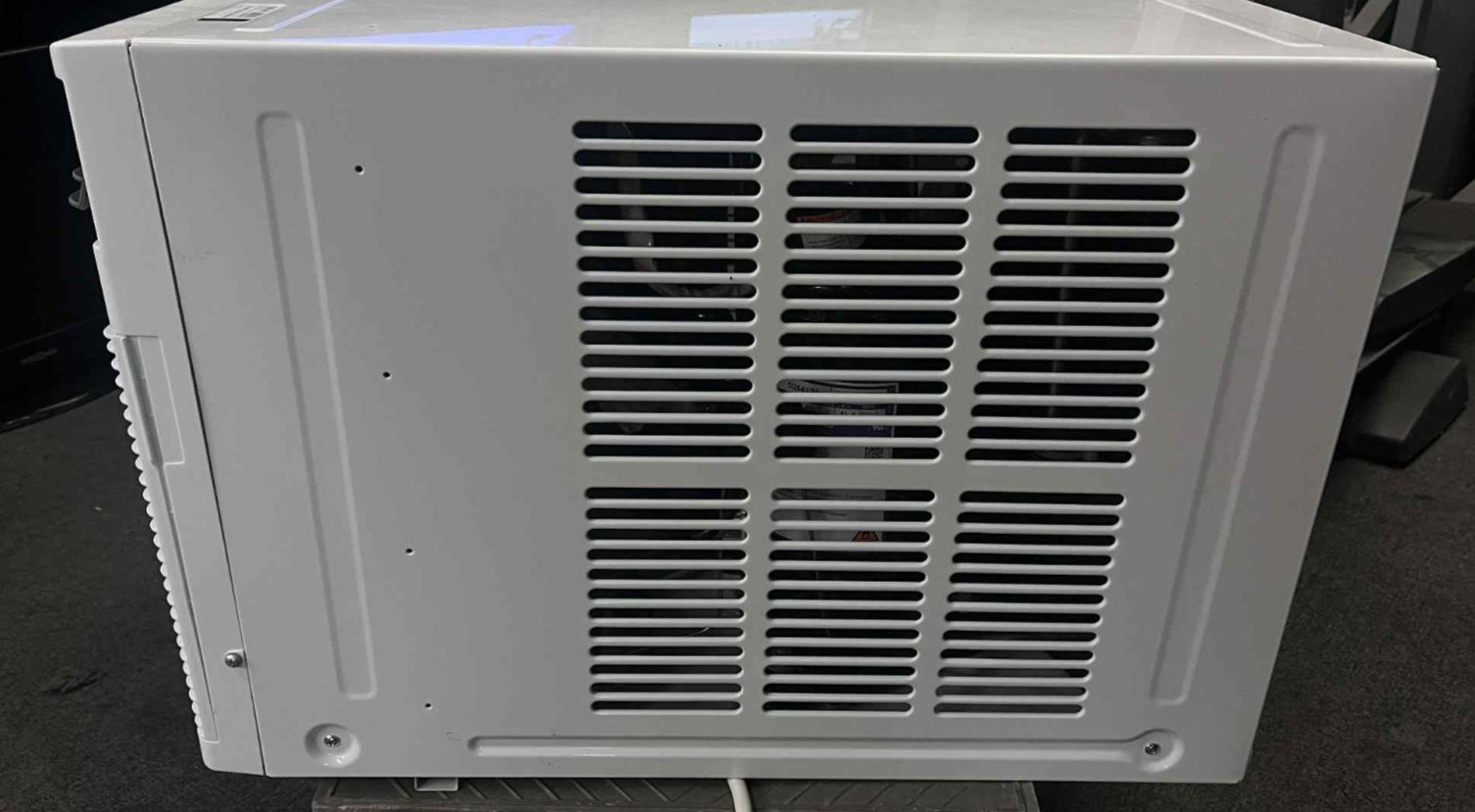 GE Extra Large Room Window Air Conditioner ( 240-Volt , 18600-BTU )