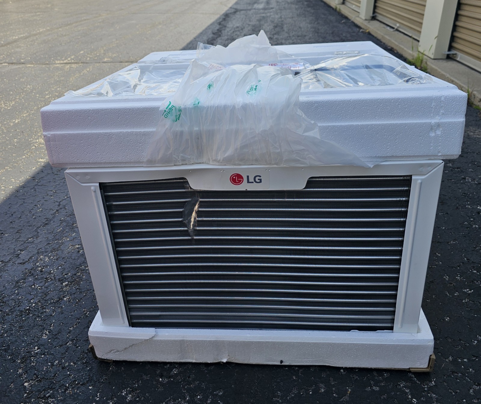 LG 23,000 BTU Window Air Conditioner Cooling & Heating LW2423HR 1400 Sq Ft Read