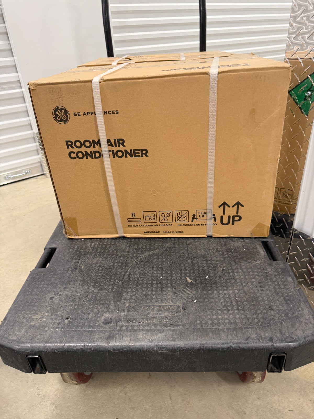 GE 8000 BTU Smart Window Air Conditioner Brand New Sealed! AHEK08ACW1