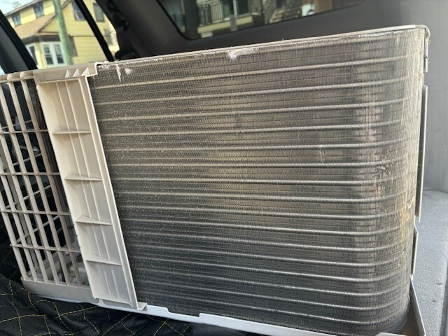 LG9,800 BTU 230/208-Volt Through-the-Wall Air Conditioner LT1037HNR Cools 450 Sq
