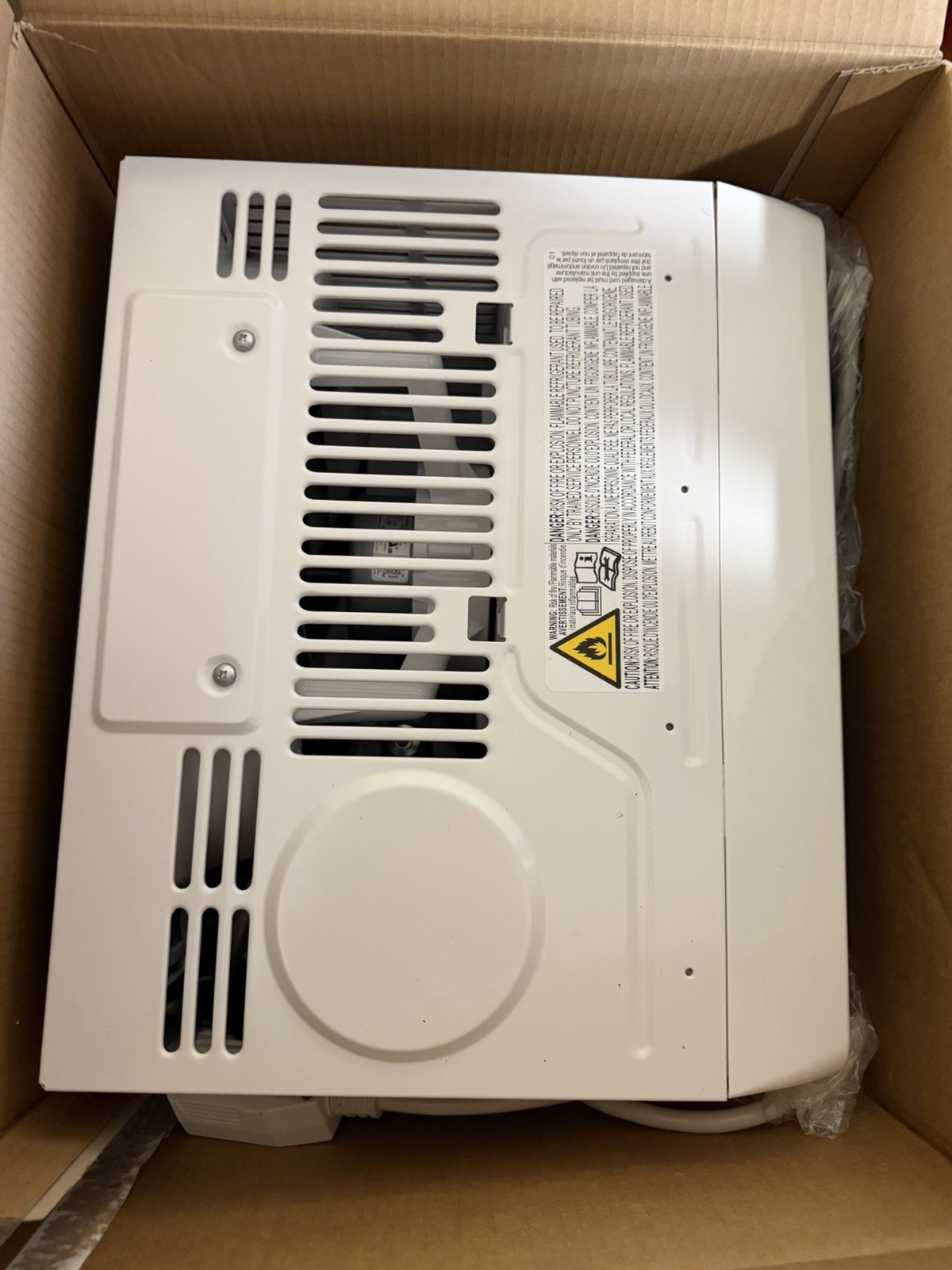 Toshiba 5000 BTU Window Air Conditioner Mechanical Dial Timer Filter White