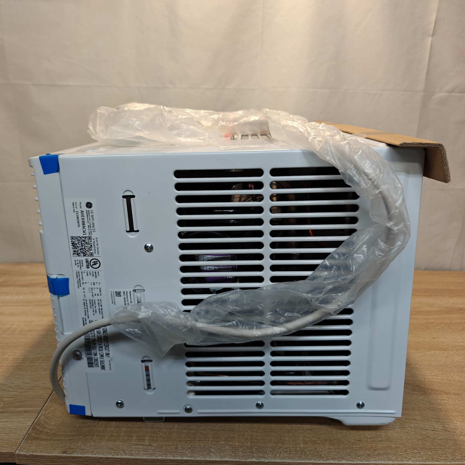 GE AHEK08ACW1 8000 Btu Smart Window Air Conditioner Open Box Brand New