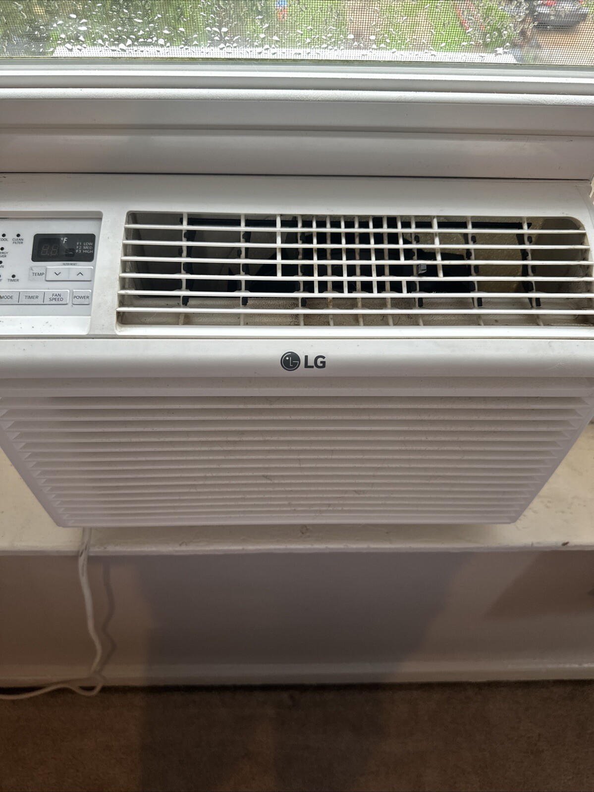 LG LW6017R 6000 BTU Remote Control Operated Window Air Conditioner Used Read