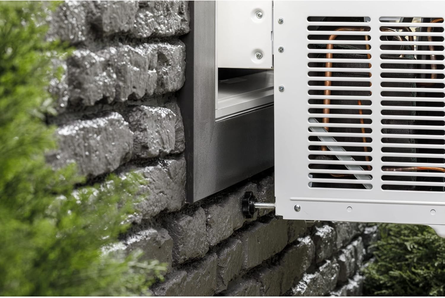 GE ClearView Window AC 8300 BTU Smart Ultra Quiet Cools 350 sq.ft – Refurbished